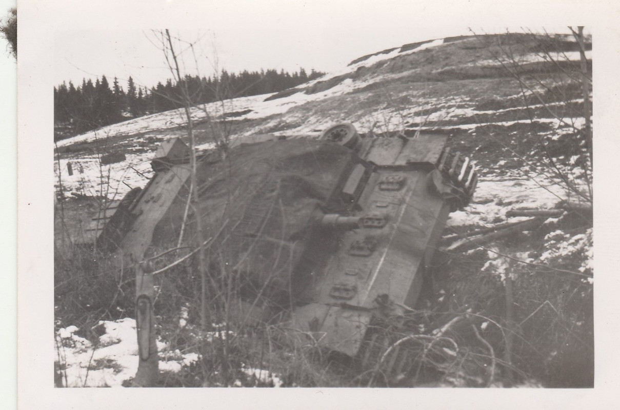 Russland,Sturmgeschütz,Batterie 659, liegt im Graben,