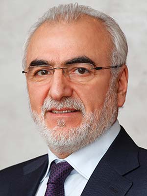 Ivan-Savvidi-01.jpg