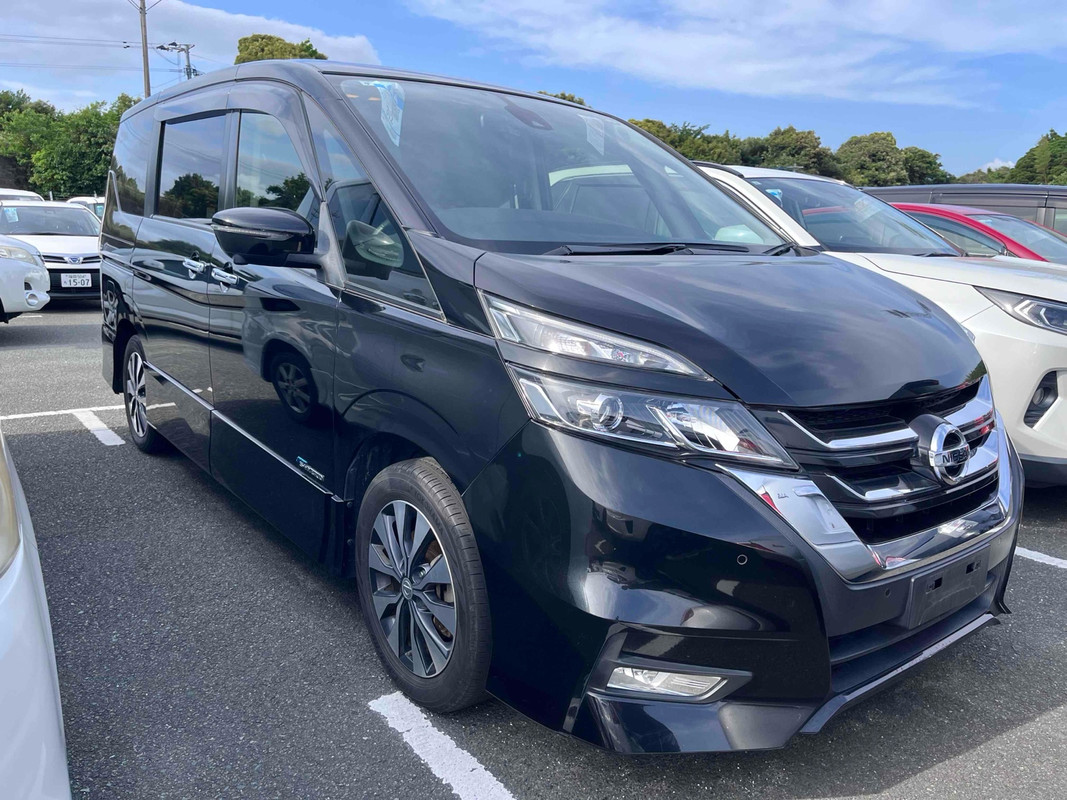 2017 Nissan Serena Hybrid Highway Star V Selection 