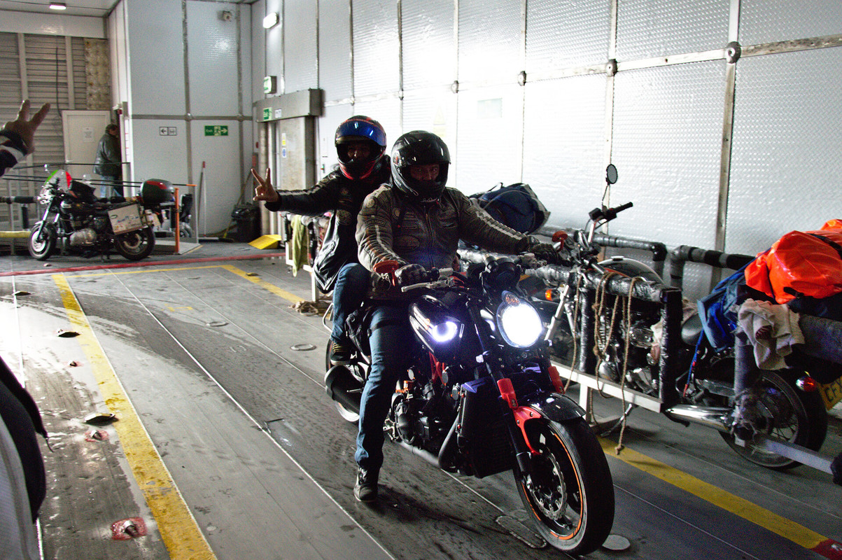 Vmax Tour 2019 au TT à l'île de Man R-DSD1108