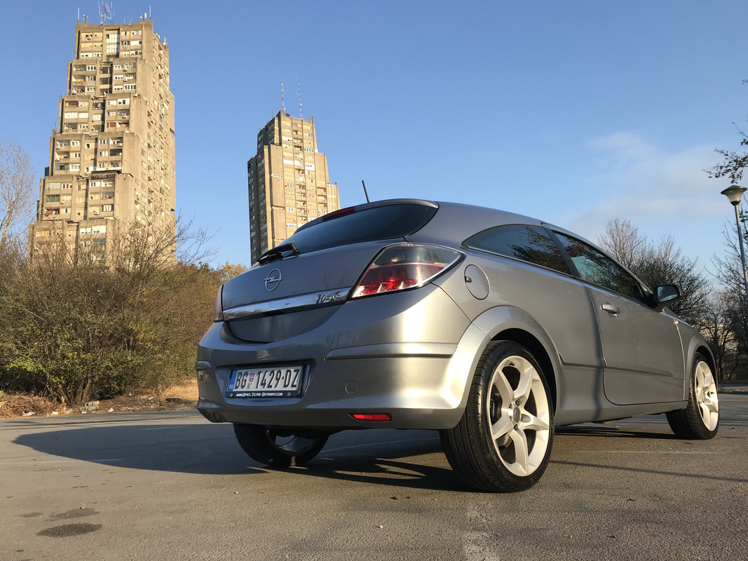 F52B64CC-FCBC-43FA-BF57-0DA6597BABD9