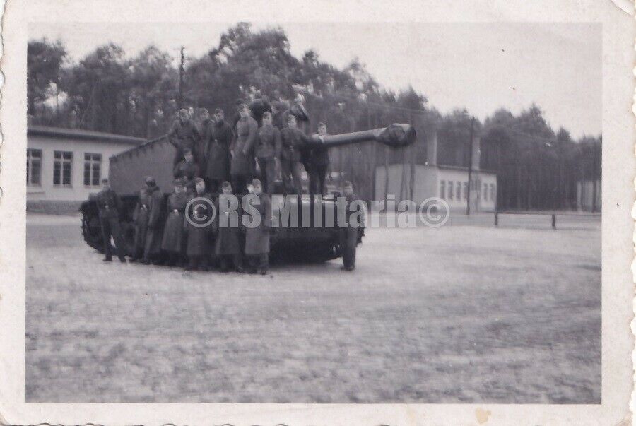 Panzerjäger SFL „Sturer Emil“ mit 12,8 cm K 40 in Jüterbog  (2)