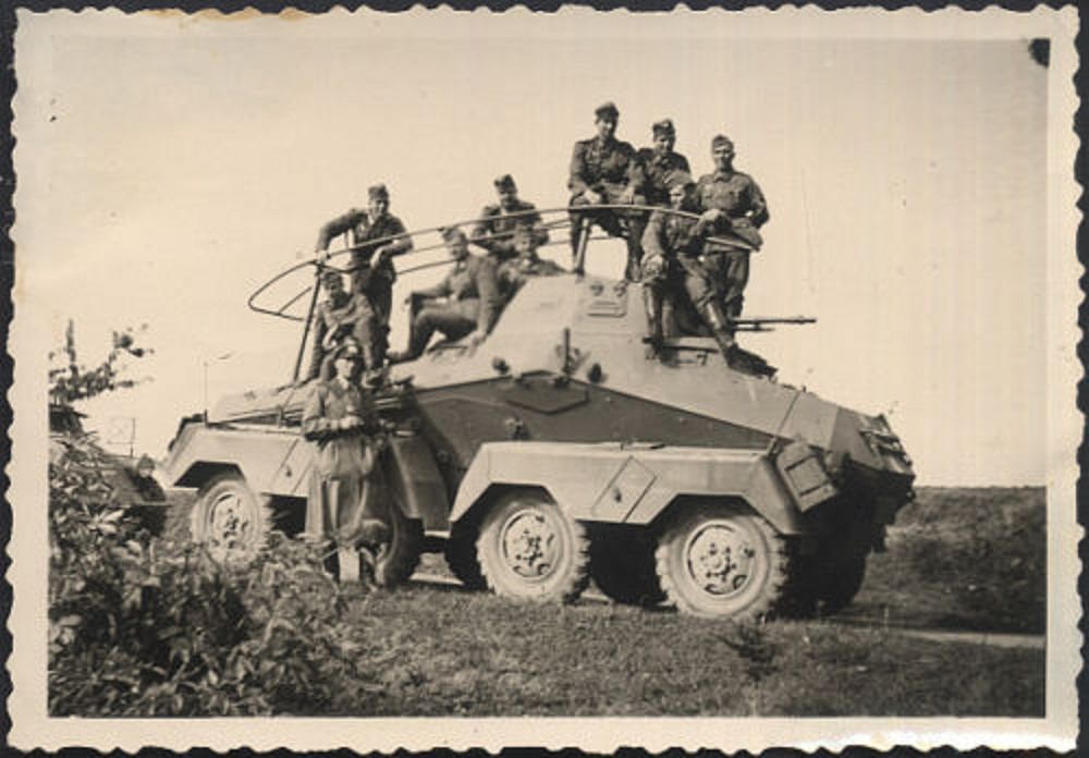 8 Rad Panzerspähwagen SDKFZ mit Rahmenantenne