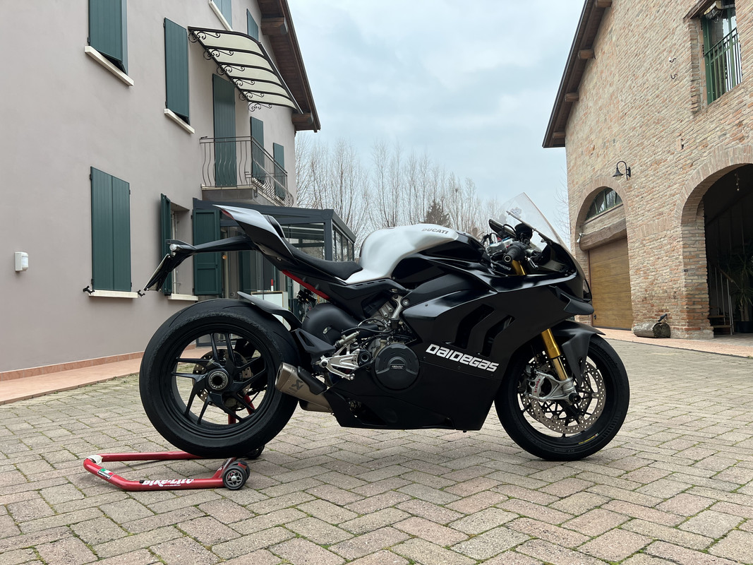 47340D8A-4114-4613-9D80-78A0862F0EEF