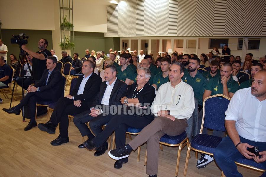 , &Kappa;&alpha;&lambda;&alpha;&mu;ά&tau;&alpha; 80: &Tau;ί&mu;&eta;&sigma;&epsilon; &chi;&omicron;&rho;&eta;&gamma;&omicron;ύ&sigmaf; &kappa;&alpha;&iota; &upsilon;&pi;&omicron;&sigma;&tau;&eta;&rho;&iota;&kappa;&tau;έ&sigmaf;, &pi;&alpha;&rho;&omicron;&upsilon;&sigma;ί&alpha;&sigma;&epsilon; &tau;&eta; &phi;&alpha;&nu;έ&lambda;&alpha; &kappa;&alpha;&iota; &tau;&omicron; ό&rho;&alpha;&mu;&alpha; &gamma;&iota;&alpha; &tau;&eta; Volley League – &Phi;&omega;&tau;&omicron;&gamma;&rho;&alpha;&phi;ί&epsilon;&sigmaf; &kappa;&alpha;&iota; &beta;ί&nu;&tau;&epsilon;&omicron;