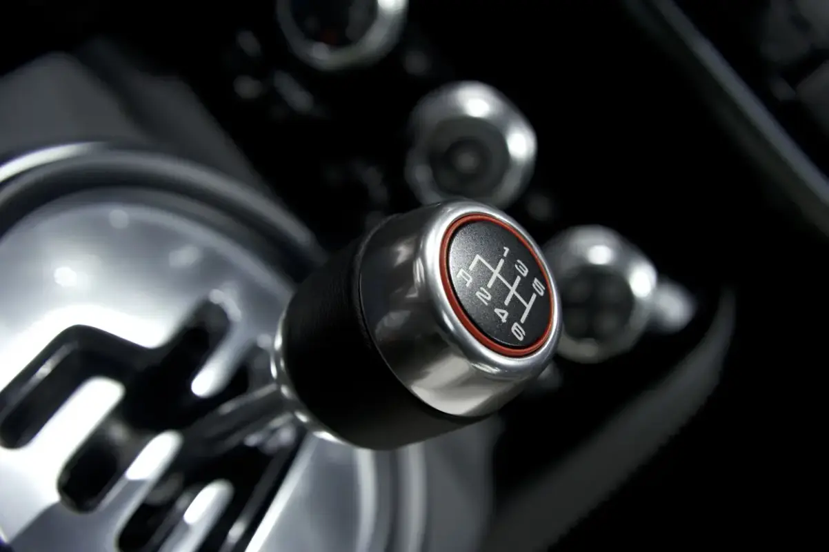 manual-transmission-gear-shift-jpg.webp