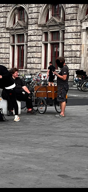 photo_5764980391076281445_y