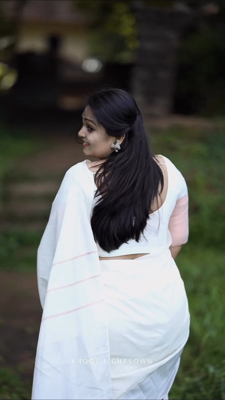 Malayali Serial actress huge ass in white saree.mp4_snapshot_00.00.466