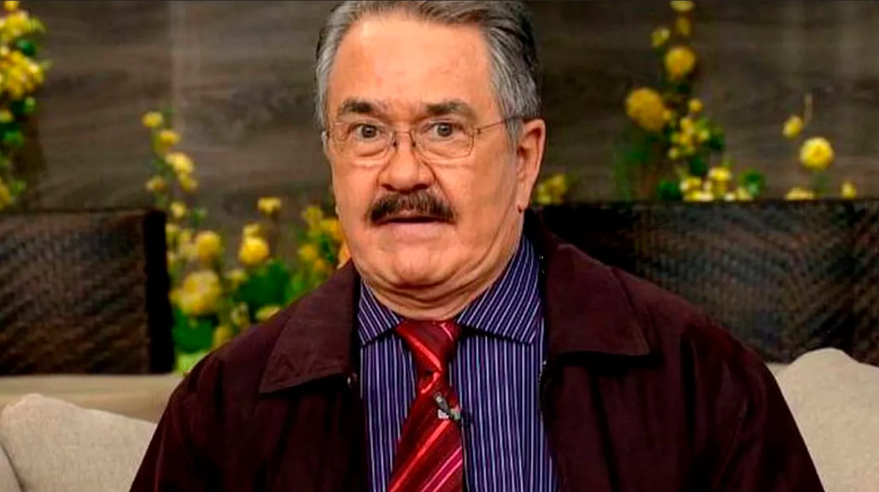 Destapan que los altos mandos de TV Azteca estarían pensando en despedir a Pedro Sola