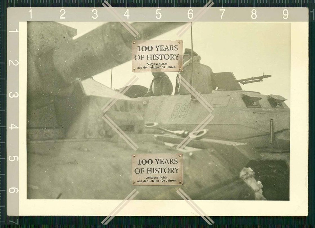 Orig. Foto Panzer Tank Spähwagen Winter GD Ukraine Soldaten und 