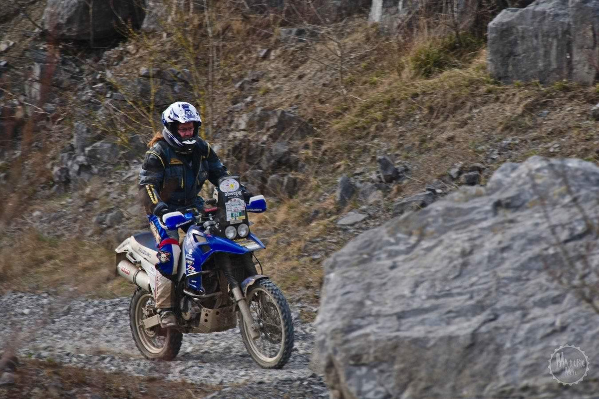 273da6b9-9709-6198-34bd-493f1201bd26