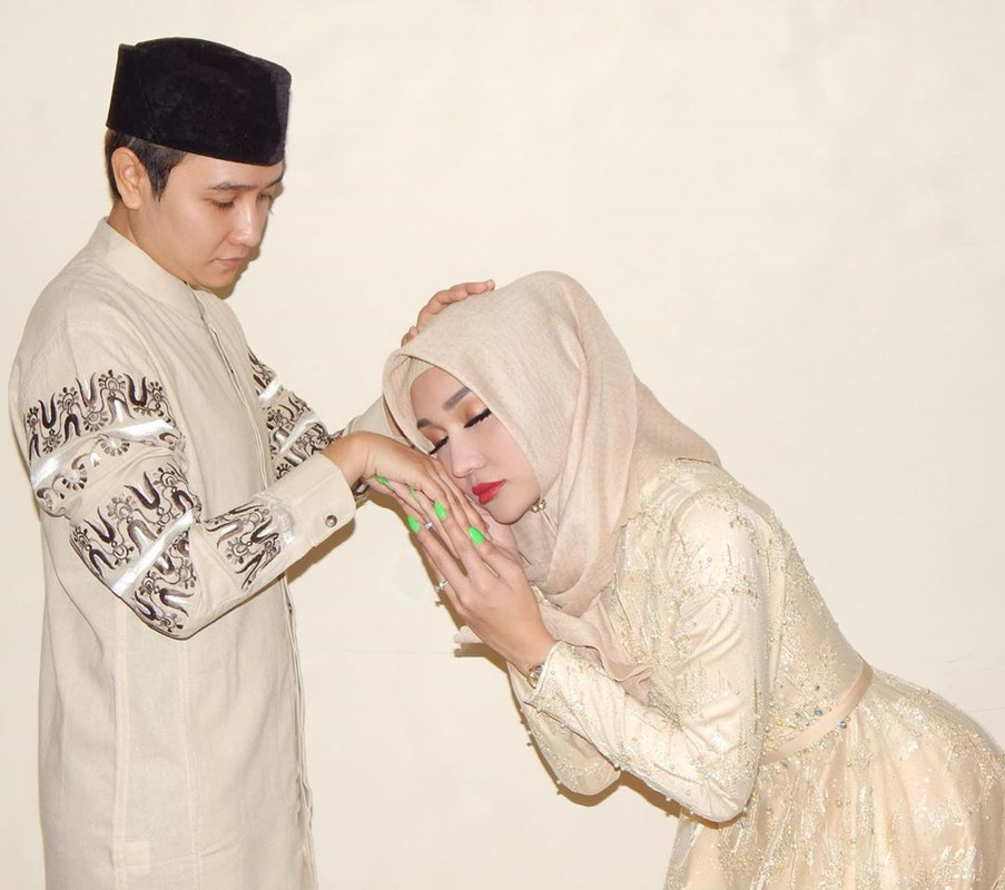 Lucinta Luna dan Abash