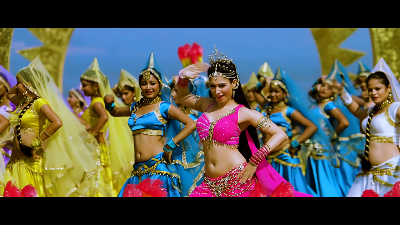 Tamanna Hot Song From Himmatwala Naino Main Sapna 4K (Best Quality).mp4_snapshot_00.43_[2021.04.05_1