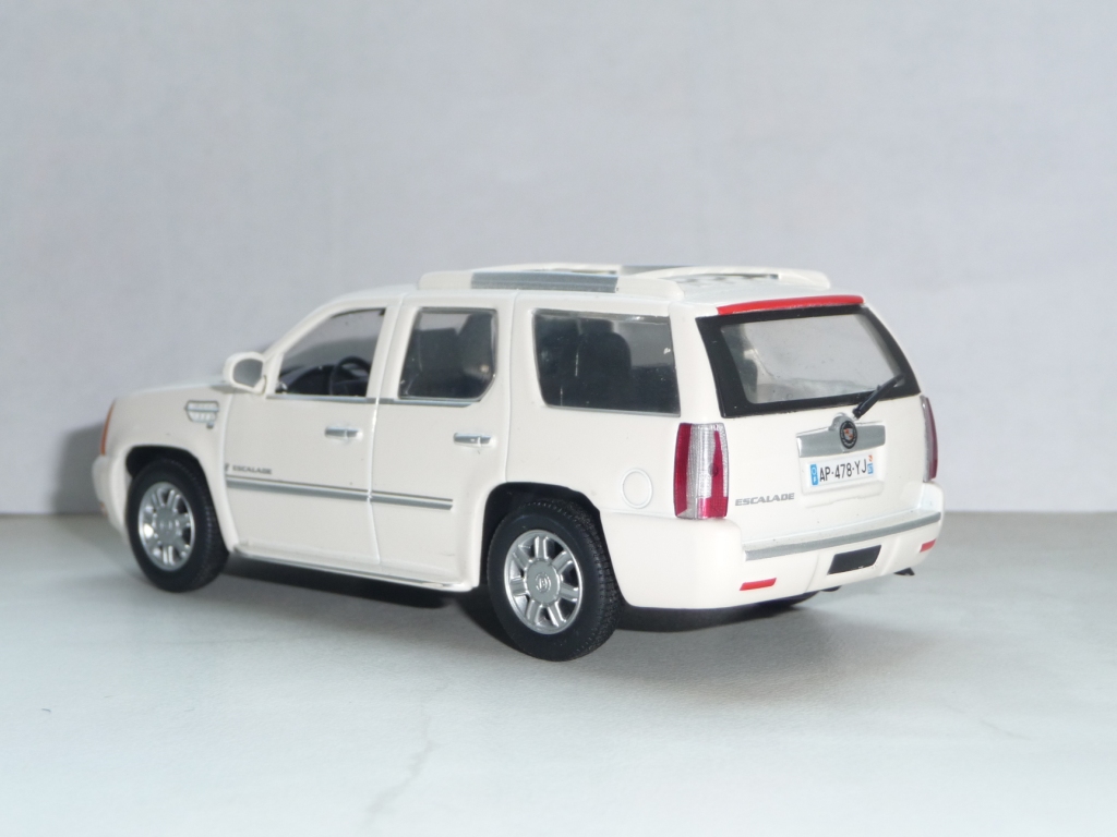 Cadilac Escalade (4)