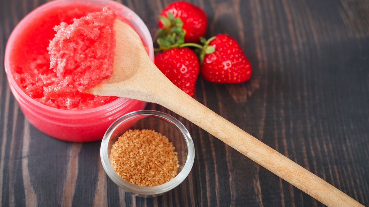¿Cómo hacer colágeno natural? Prueba esta mascarilla de fresas