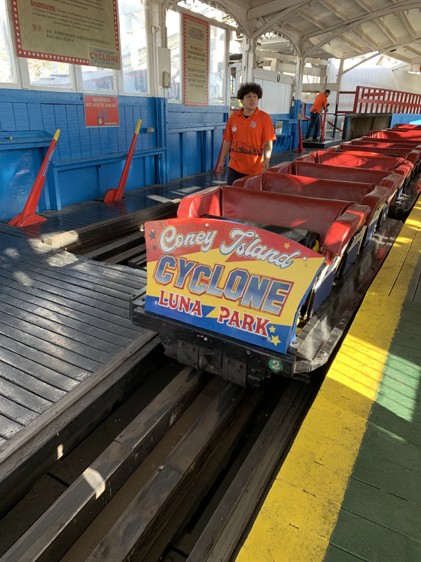 889D0D83-5026-40FB-9221-D134EB84B5FA