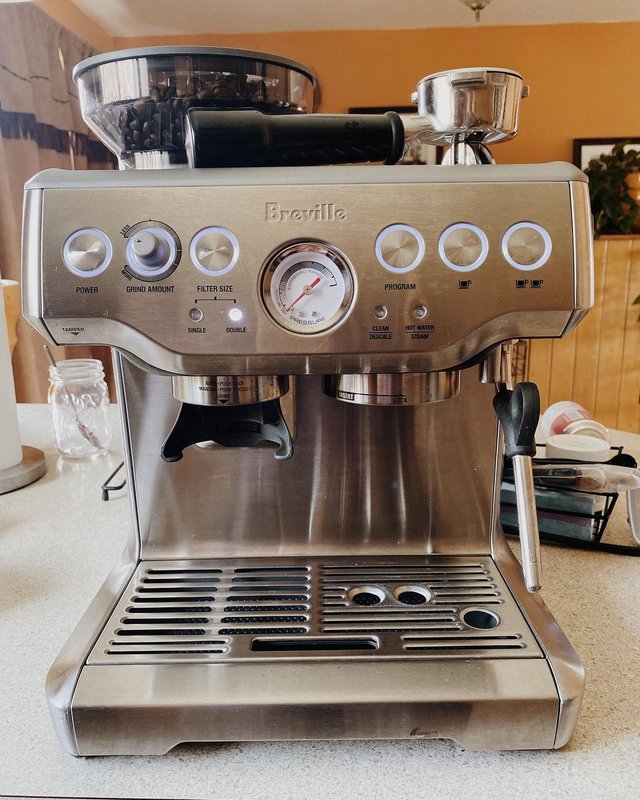 Breville Barista Express Espresso Machine