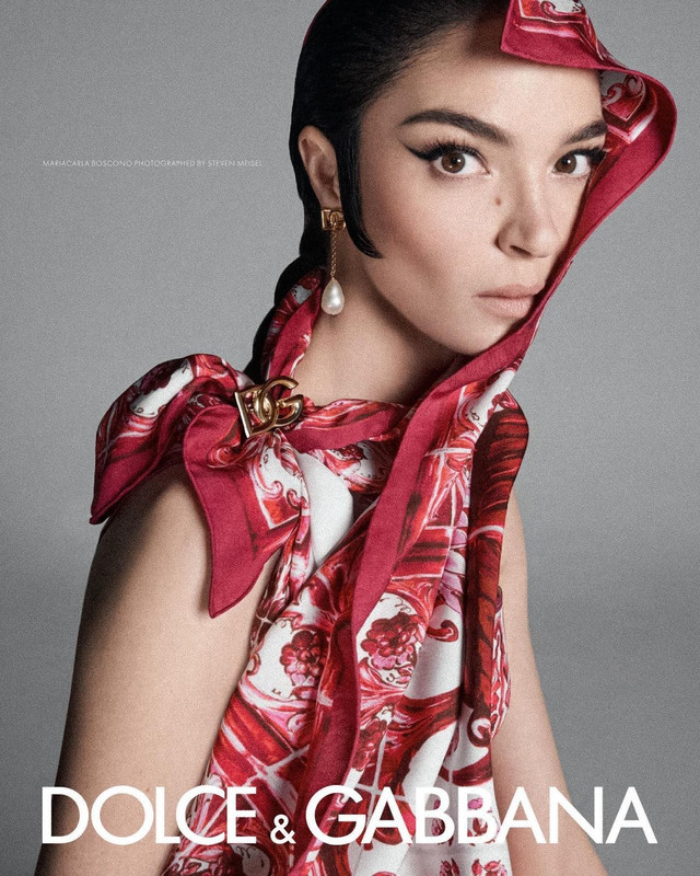 Dolce&Gabbana Maiolica, la campagna con Mariacarla Boscono Dolce&Gabbana Maiolica, la campagna con Mariacarla Boscono