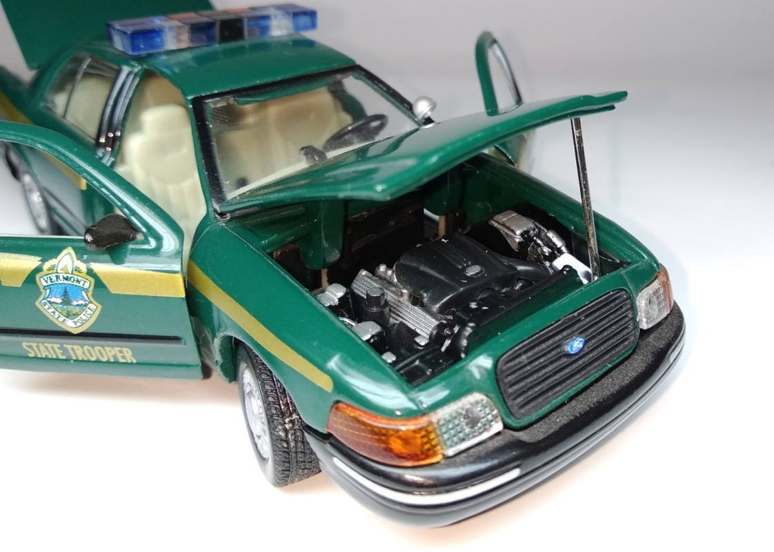Ford Crown Victoria (14)