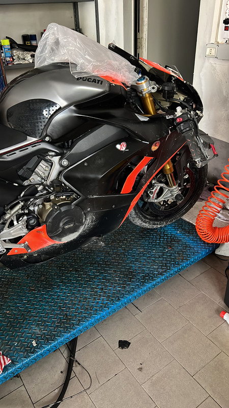 2A083C45-F567-4C1D-B61D-281C3939FED3