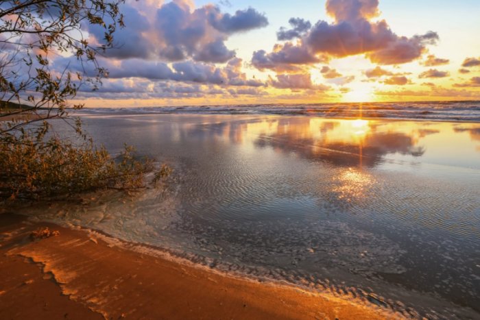coucher-de-soleil-mer-baltique-1320x880.jpg