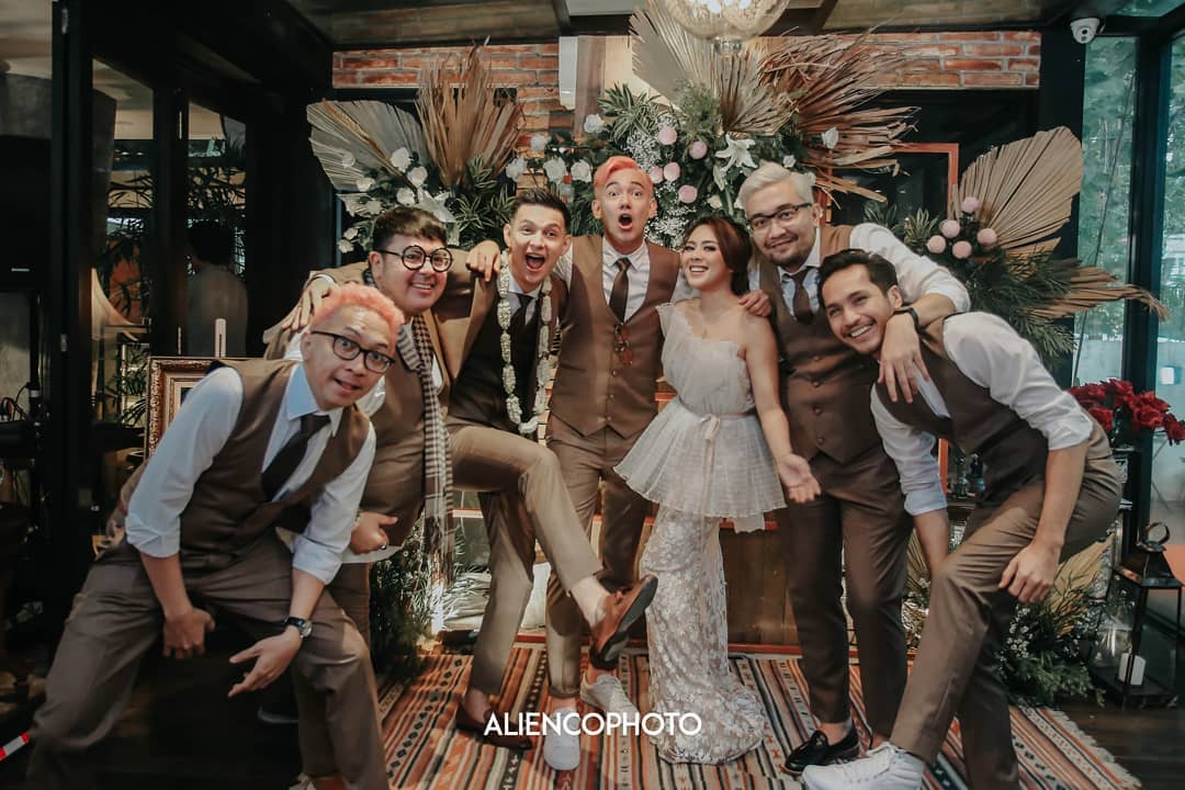 Marcell Darwin, Nabila, dan para bestman