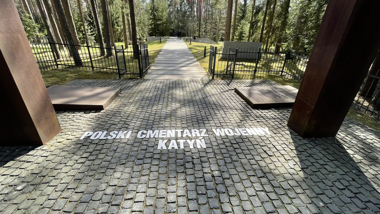 F2F2B611-A687-47E7-B19D-AC7F98E2CB23