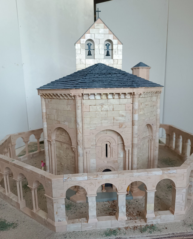 Eunate 02_Fachada oeste 1