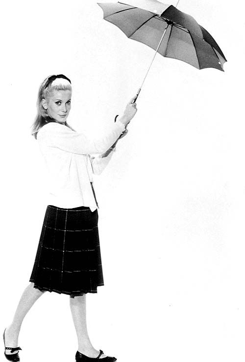catherine_deneuve_mb97