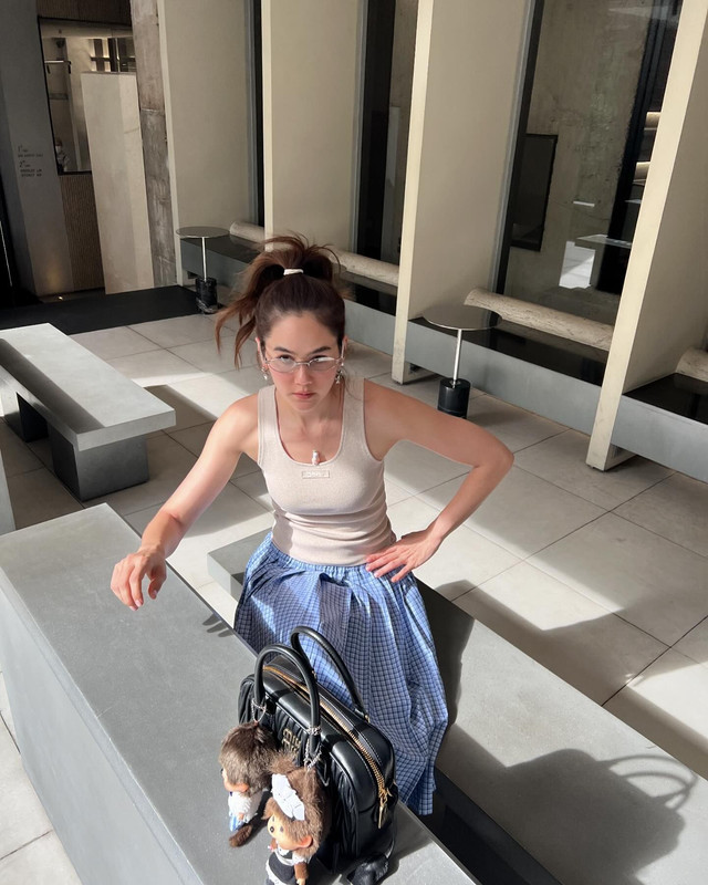chomismaterialgirl-1716992111-3378697170482839210-4275583