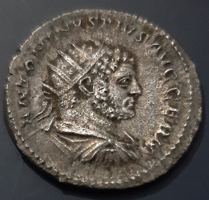 Antoniniano de Julia Domna. VENVS GENETRIX. Venus sentada a izq. Roma 20230106-211229