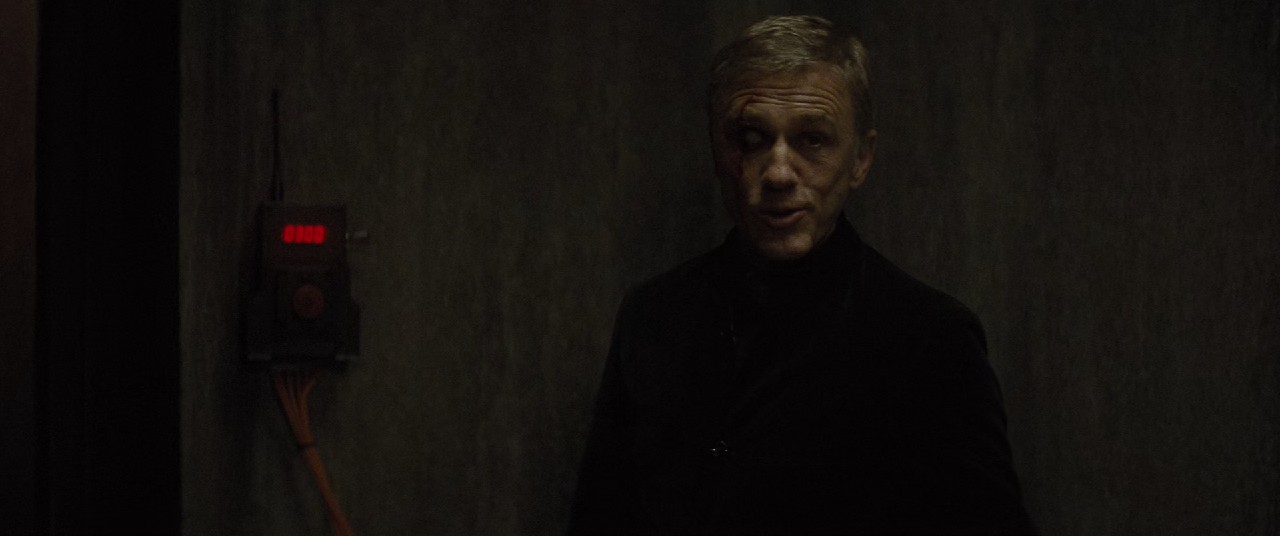 Spectre-2015-Blu-Ray-Hindi-English-1080p-10bit-x265-HEVC-DD-5-1-ESub-mkv-0006