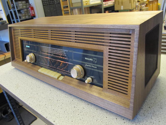 [Bild: PHILIPS-JUPITER-STEREO-2-76829-LANDAU.jpg]