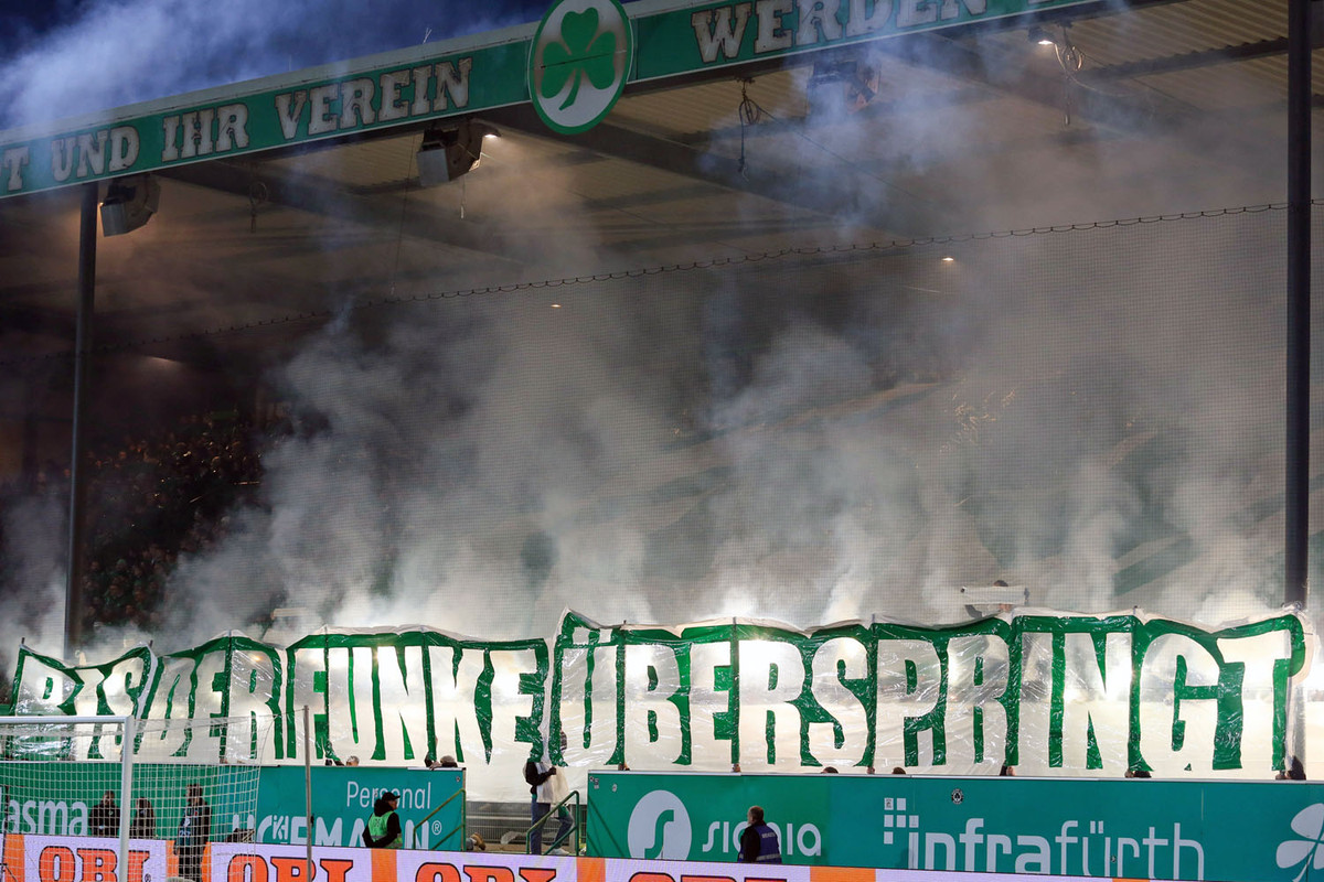spvgg-fuerth-1-fc-kaiserslautern-2-bundesliga-2024-2025-4