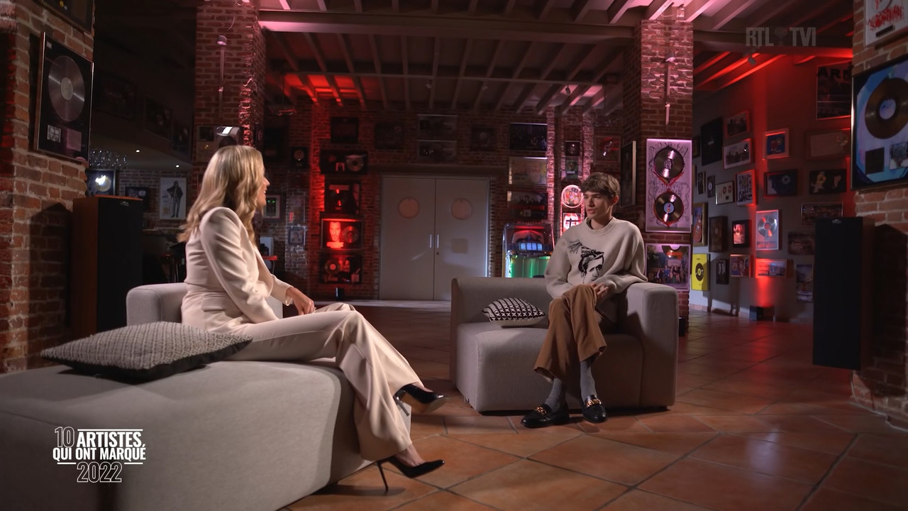 Angèle, M.Pokora, Mylène Farmer ils ont fait 2022 2023_01_07_18_50_00.ts_snapshot_00.49.50.042