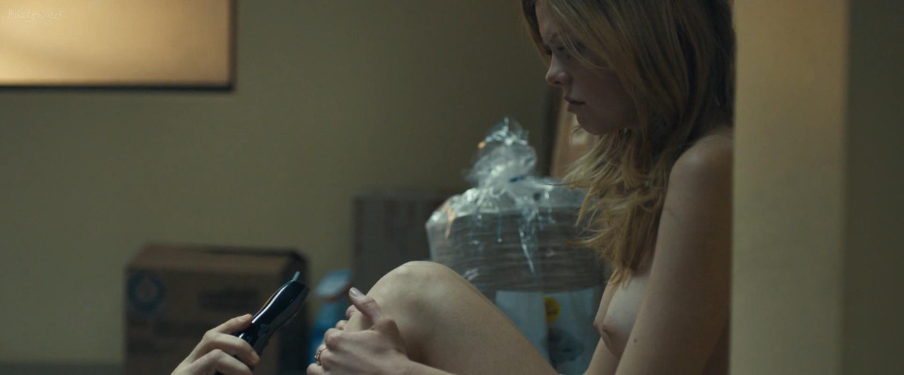 21998. Compliance (2012) - HD1080p - Dreama Walk