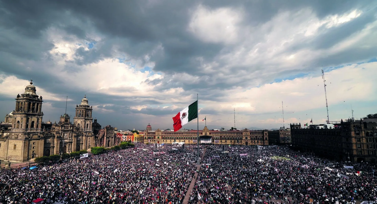 Cerca de 350 mil personas se congregaron en el Zócalo capitalino: SSC