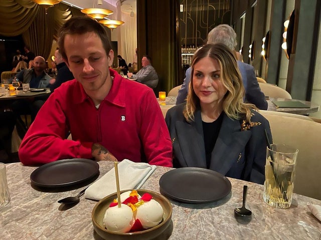 Hija de Kurt Cobain confirma relación con el hijo de Tony Hawk