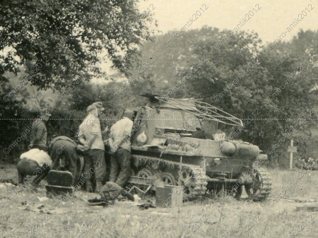 Foto, Wehrmacht, SdKfz 265 Panzerbefehlswagen, Fléchin, Frankreich, c