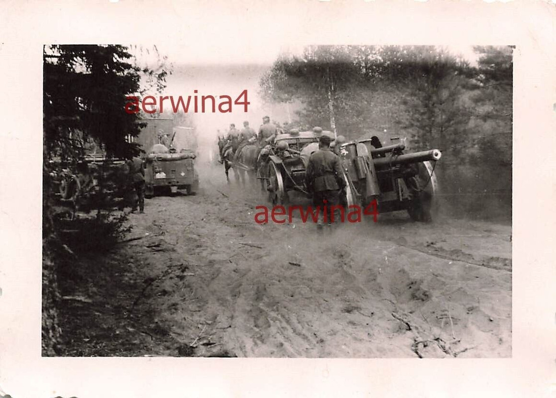 Vormarsch deutsche Geschütz Divisionzeichen 122.JD. Greif Wilna Litauen Ostfront