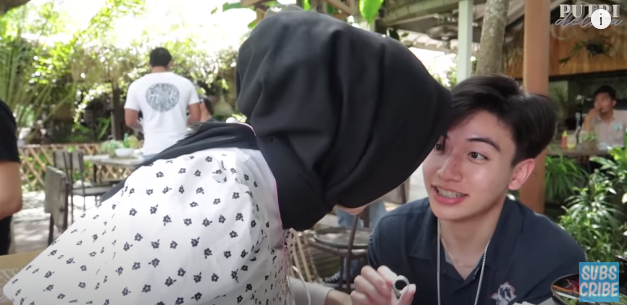 Jeffry Reksa kasih cincin Putri Delina