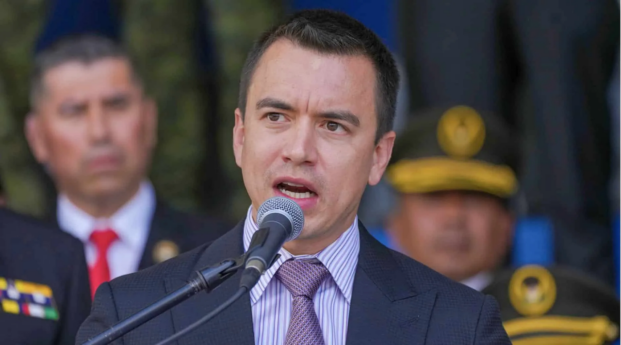 Presidente de Ecuador no se arrepiente del asalto a la Embajada de México
