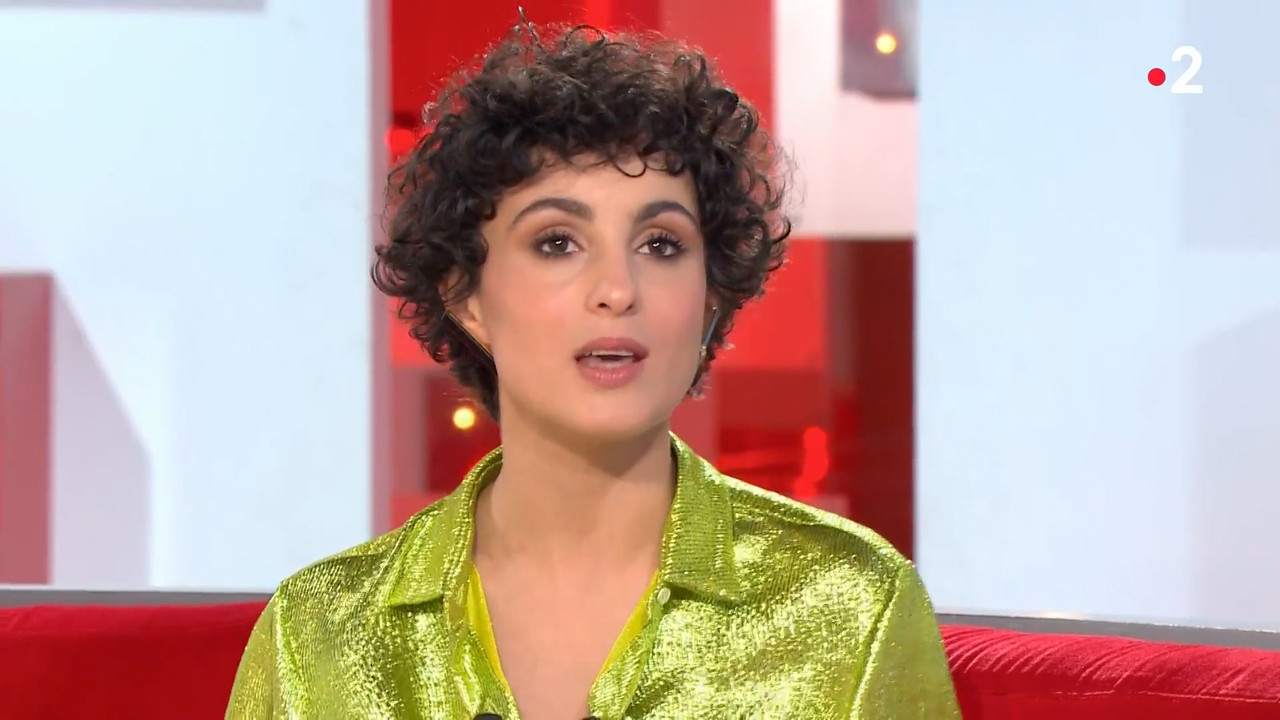 2021-11-28_15_10_Fr2_Vivement-dimanche.mp4_snapshot_20.44.336