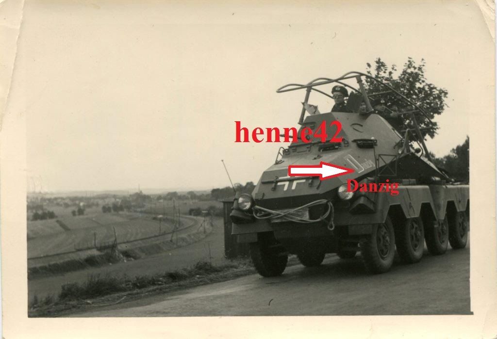 Foto schw. Panzerspähwagen (Fu) Sd. Kfz. 263 (8-rad) mit Namen DANZIG