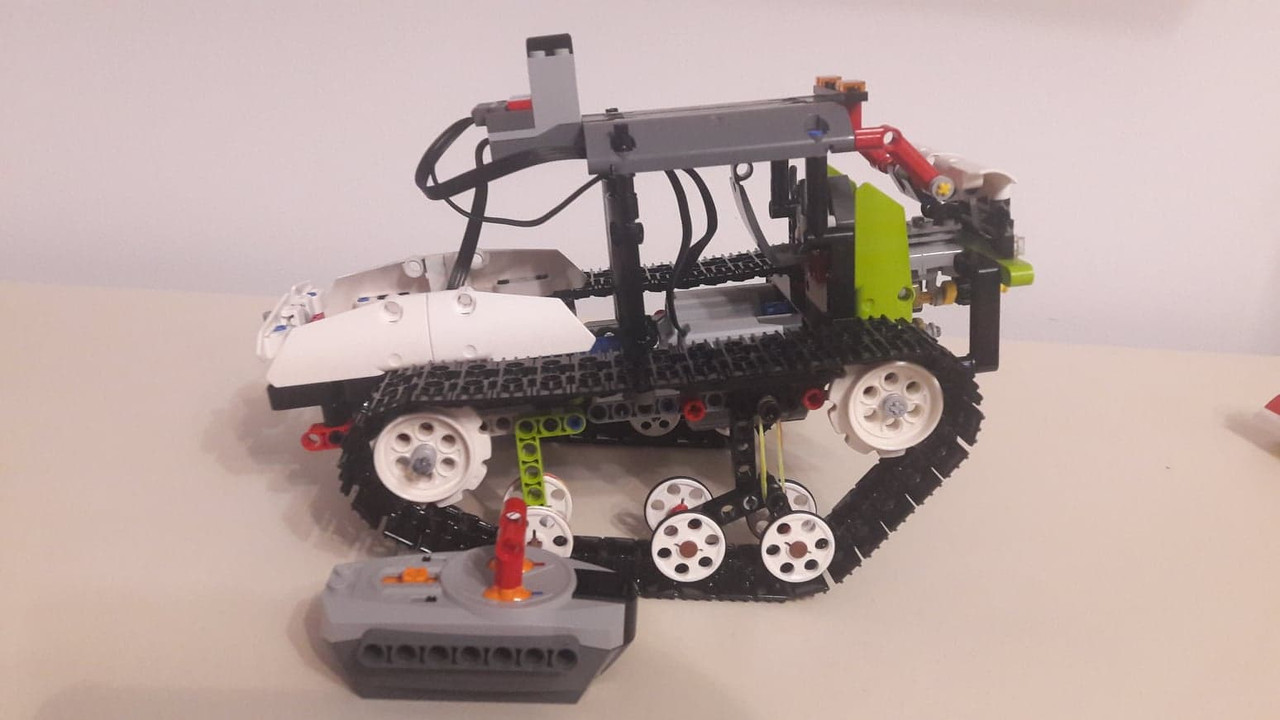 42950824_715989992085622_7079573530924285952_n