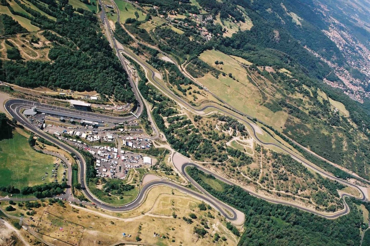 EAE628D0-194A-47B6-844D-5DDC0107E8FB