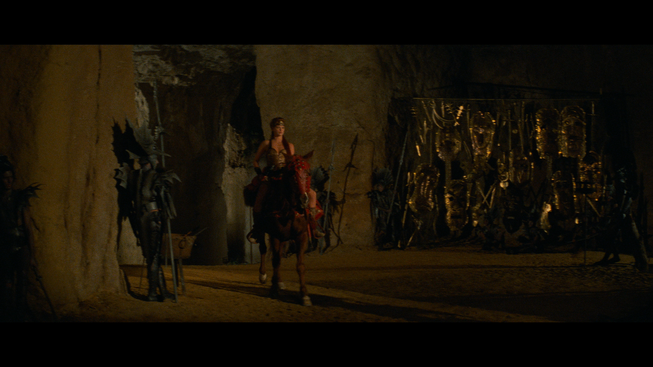 Red.Sonja.1985.BDRemux.UHD.2160p.HDR.DV7-Нечипорук.mkv_snapshot_00.29.51.000