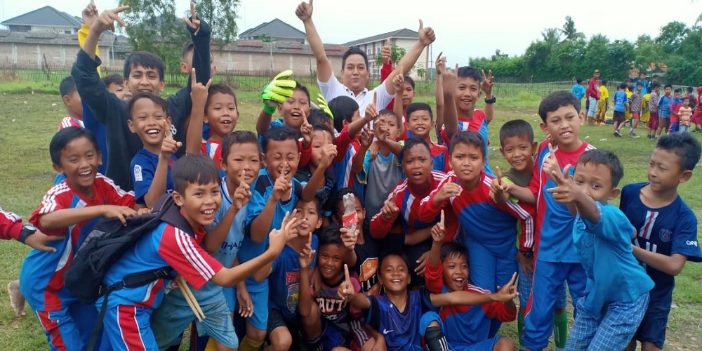 JUARA 1 SEPAK BOLA SDN RENGASDENGKLOK UTARA I