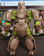 Kingdom-Rhinox-In-Hand-Images-04