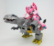 Cyberverse-Deluxe-Arcee-03-1